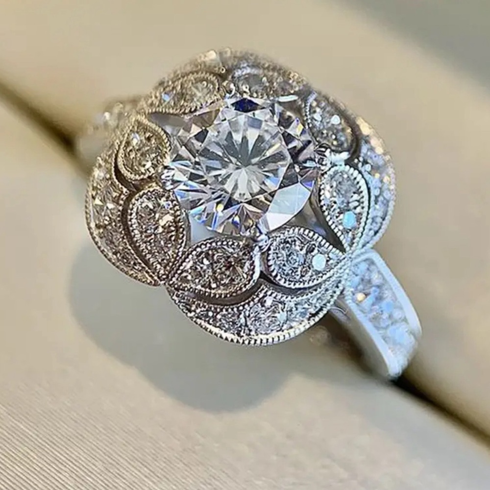 Antique ring with zircon stones silver plated 7